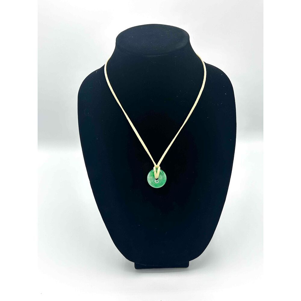Green Jade Disc Pendant Necklace Unisex Beige Cord - Picture 1 of 3